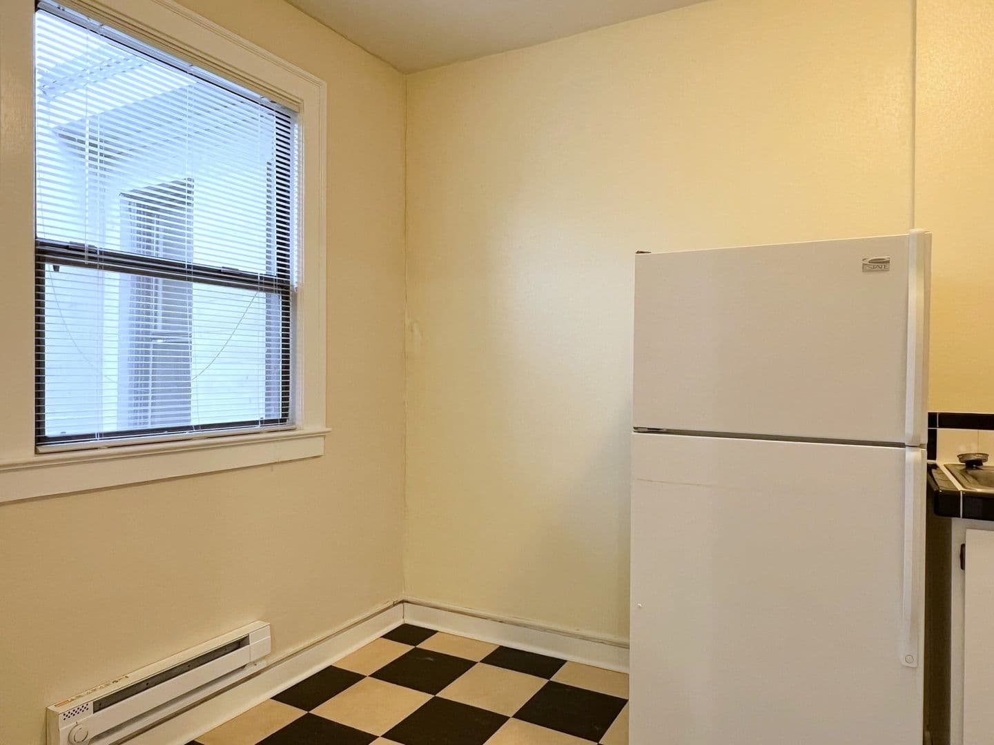 Portland Apartment: 2151 NW Johnson Street