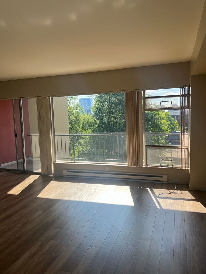Portland Apartment: 2020 SW Salmon Street