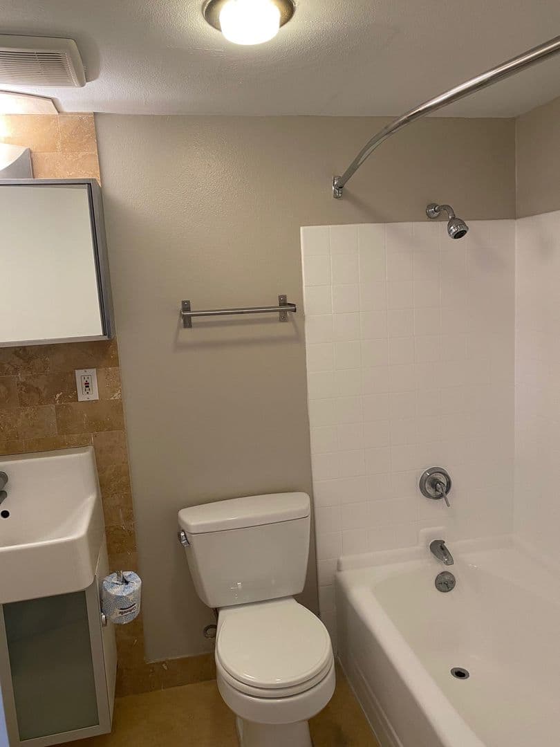 Portland Apartment: 2020 SW Salmon Street