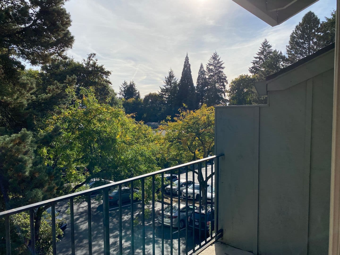 Portland Apartment: 1908 SW Roxbury Avenue