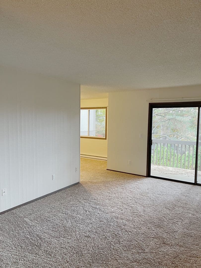 Beaverton Apartment: 11835 SW Ridgecrest Drive