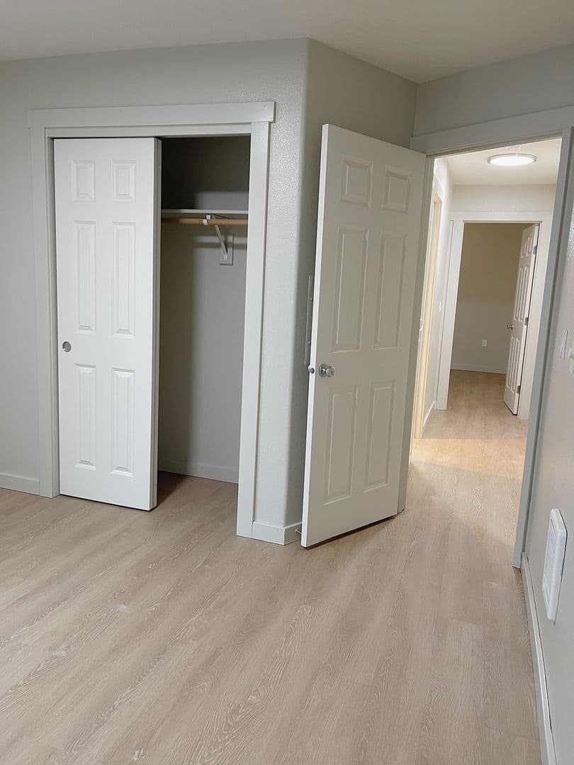 Portland Apartment: 2856-2868 NW Wardway Street