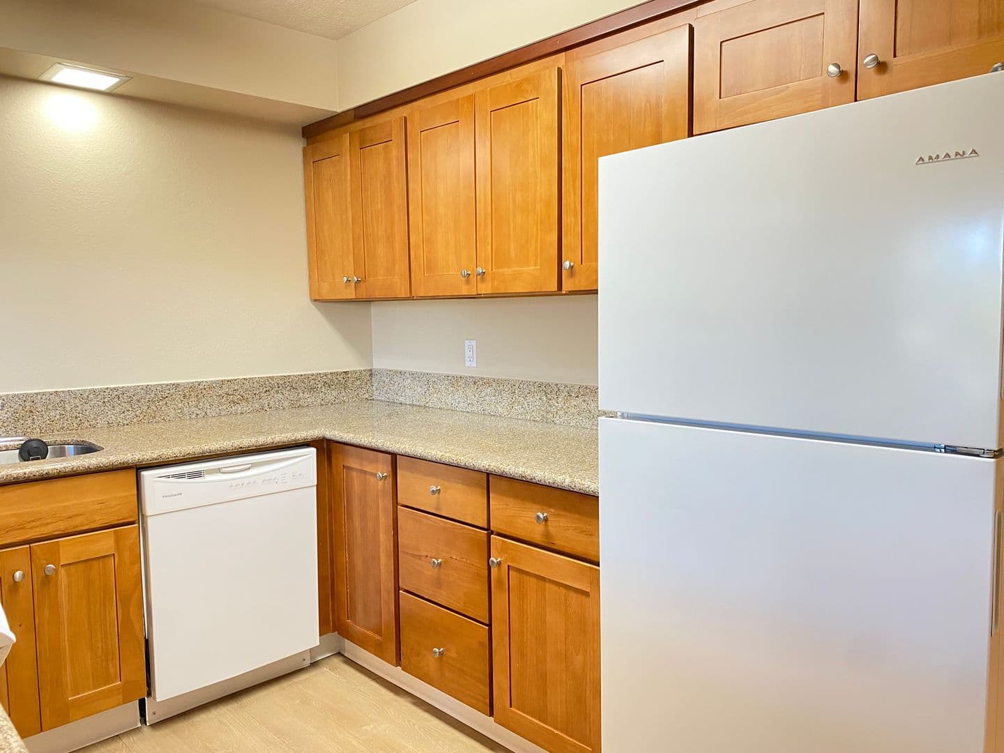 Beaverton Apartment: 11835 SW Ridgecrest Drive