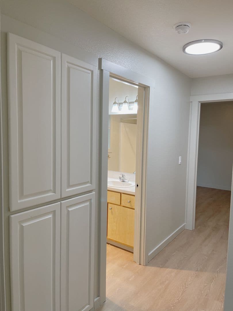 Portland Apartment: 2856-2868 NW Wardway Street