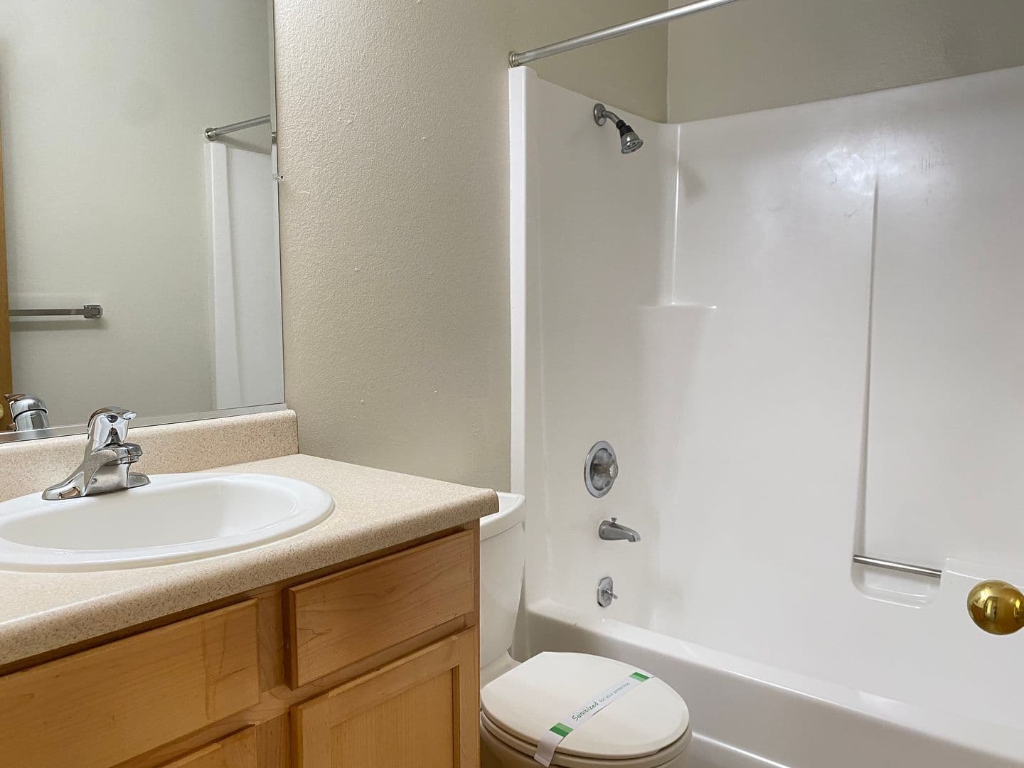 Portland Apartment: 1908 SW Roxbury Avenue