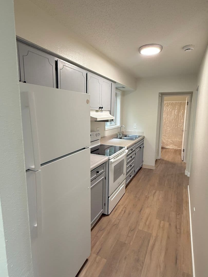 Keizer Apartment: 760 Plymouth Drive NE