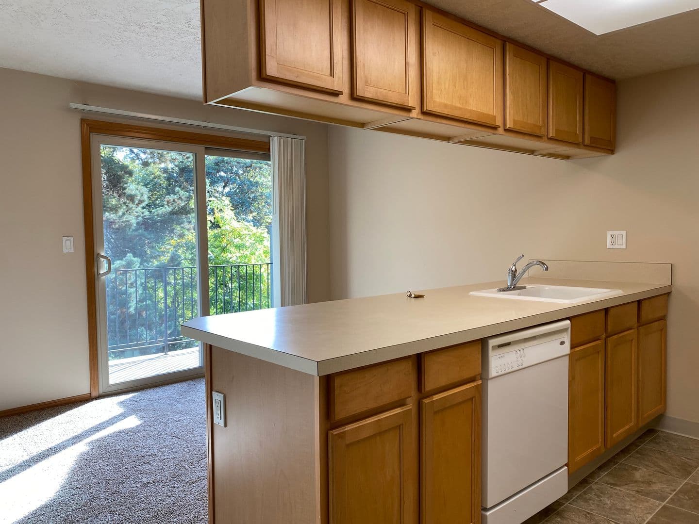 Portland Apartment: 1908 SW Roxbury Avenue