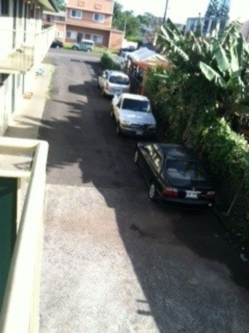 Wahiawa Apartment: 277 California Ave.