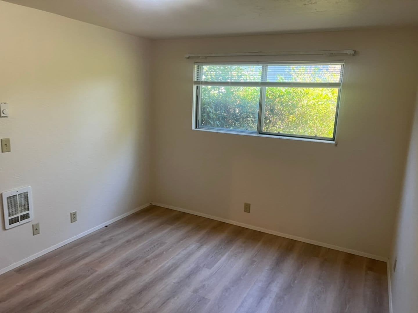 Eugene Apartment: 3530 W Amazon Drive