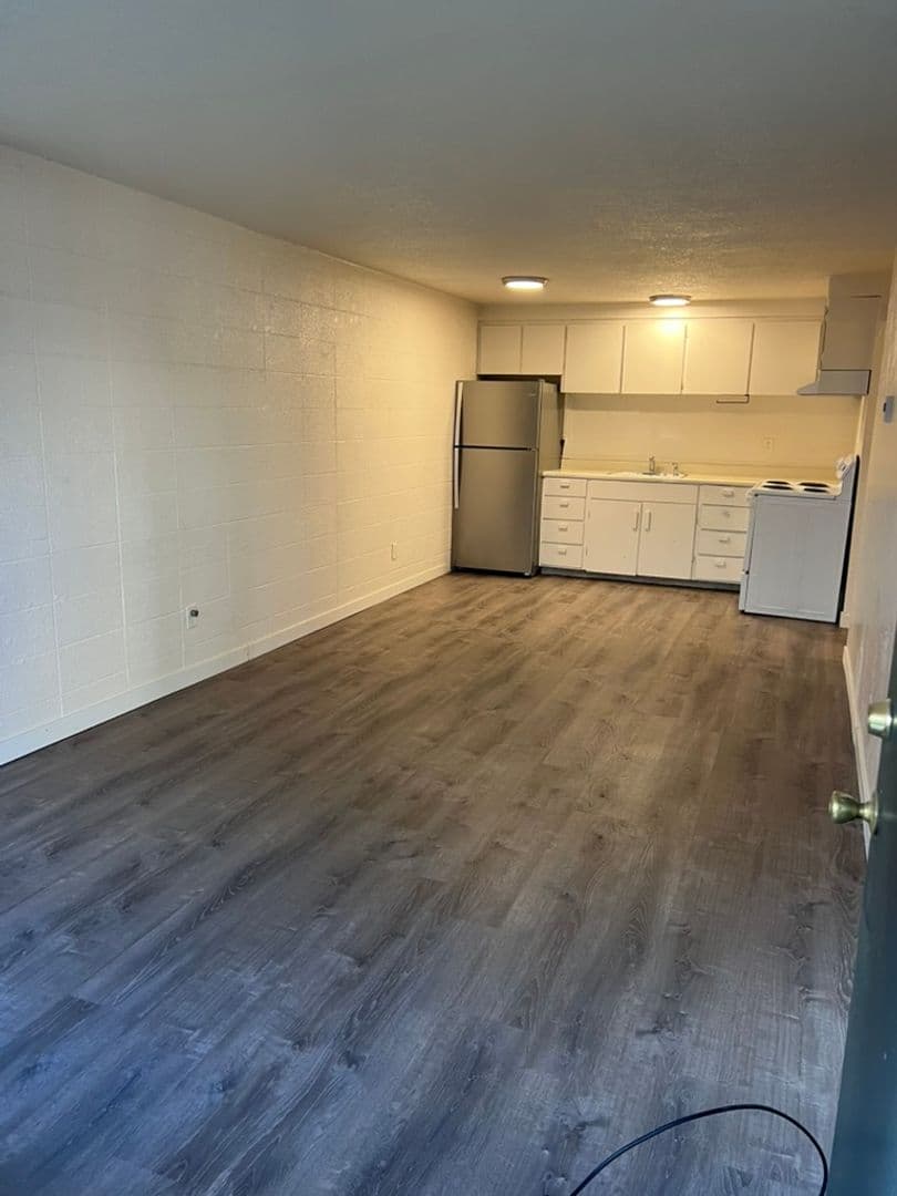 Eugene Apartment: 555 Tyler Street