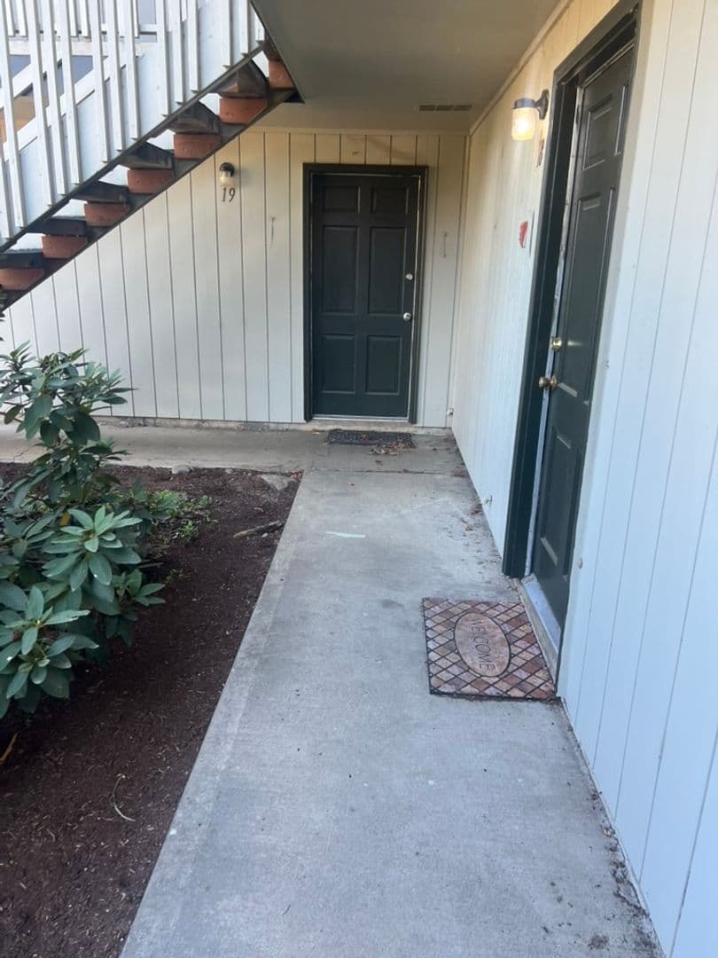 Eugene Apartment: 3530 W Amazon Drive