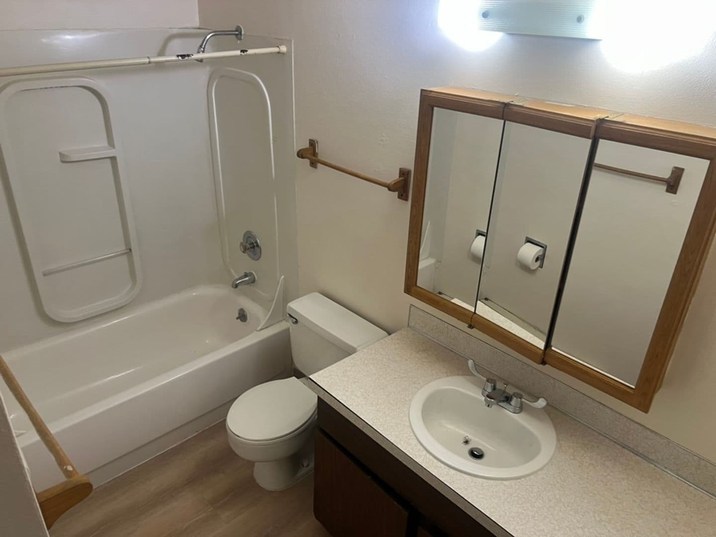 Eugene Apartment: 3530 W Amazon Drive