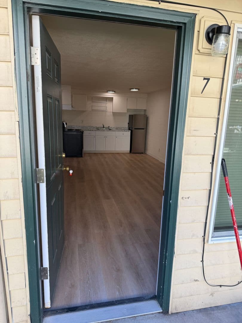 Eugene Apartment: 555 Tyler Street