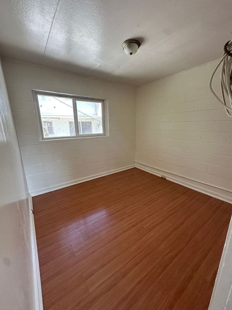 Wahiawa Apartment: 302 Ohai Place