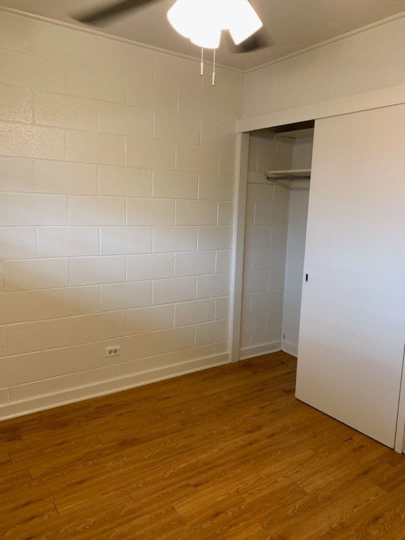 Wahiawa Apartment: 277 California Ave.