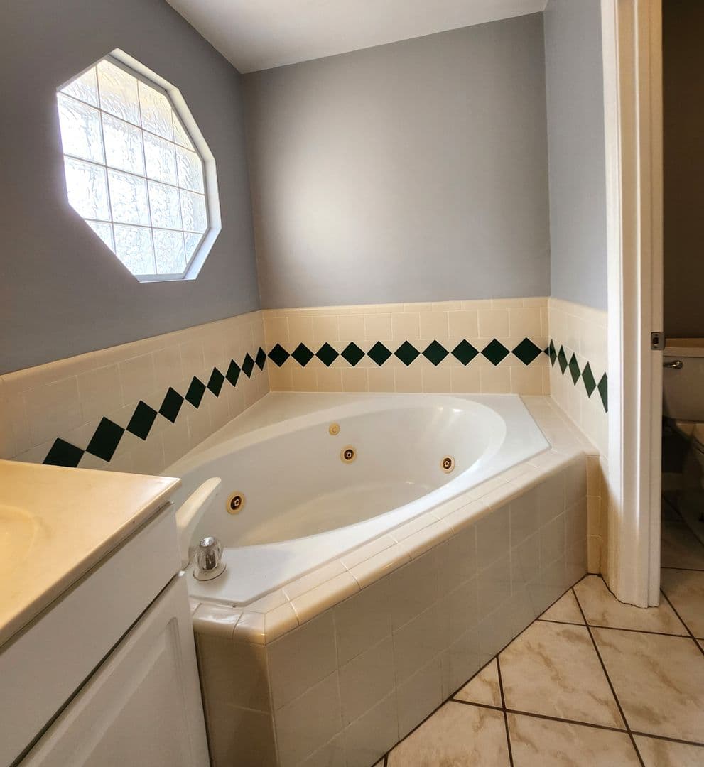 Tallahassee House: 5742 Countryside Dr