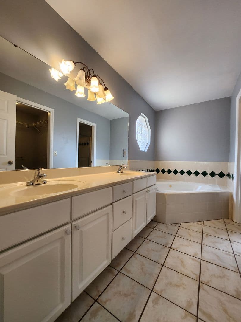 Tallahassee House: 5742 Countryside Dr