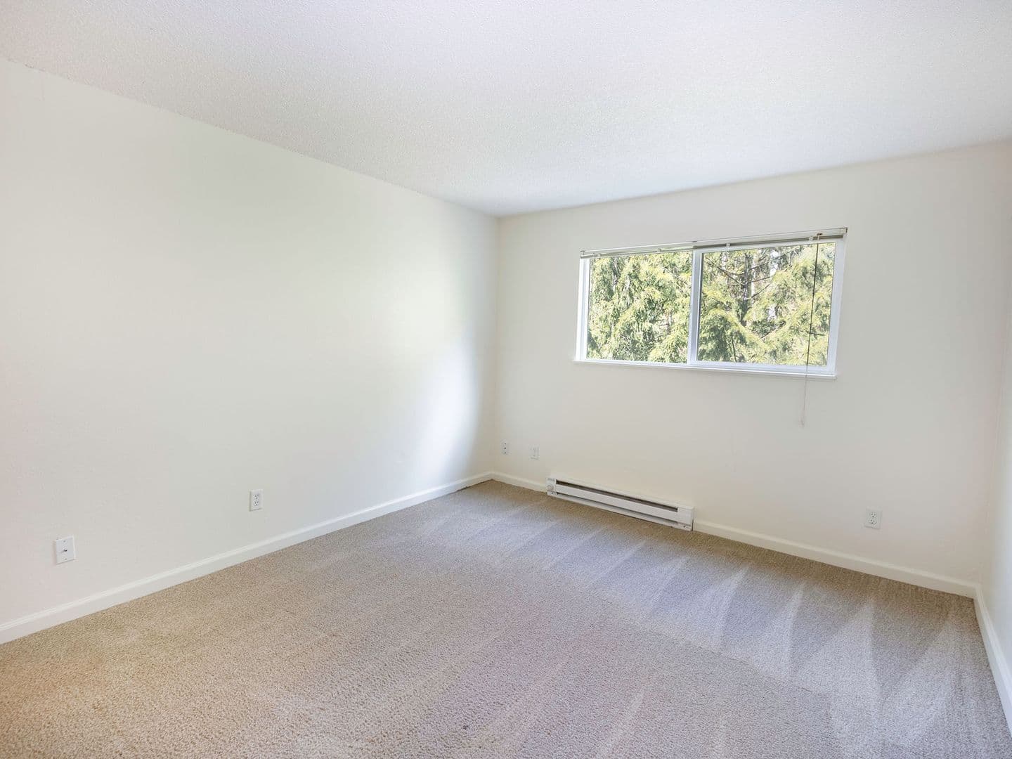 Portland Apartment: 9730 SW 35th Dr.