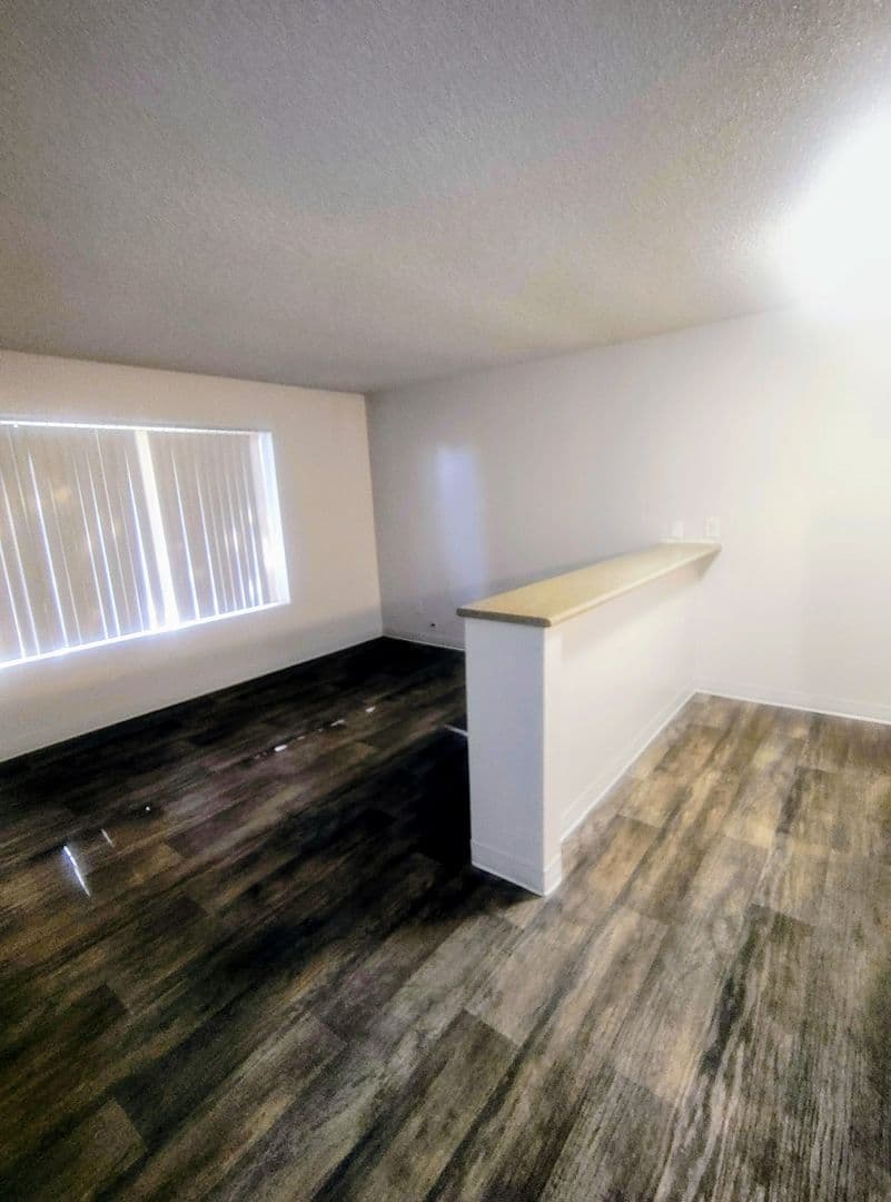 Portland Apartment: 17455 SE Washington Ct