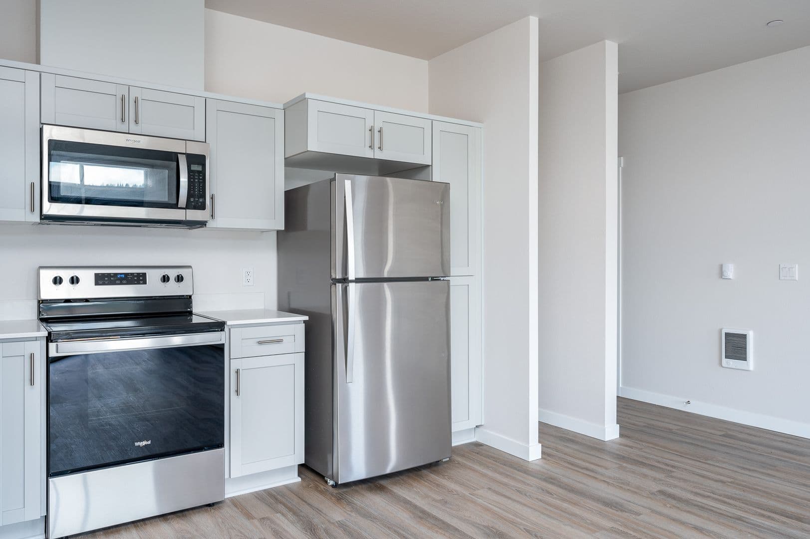 Portland Apartment: 1940 NW 25th Ave