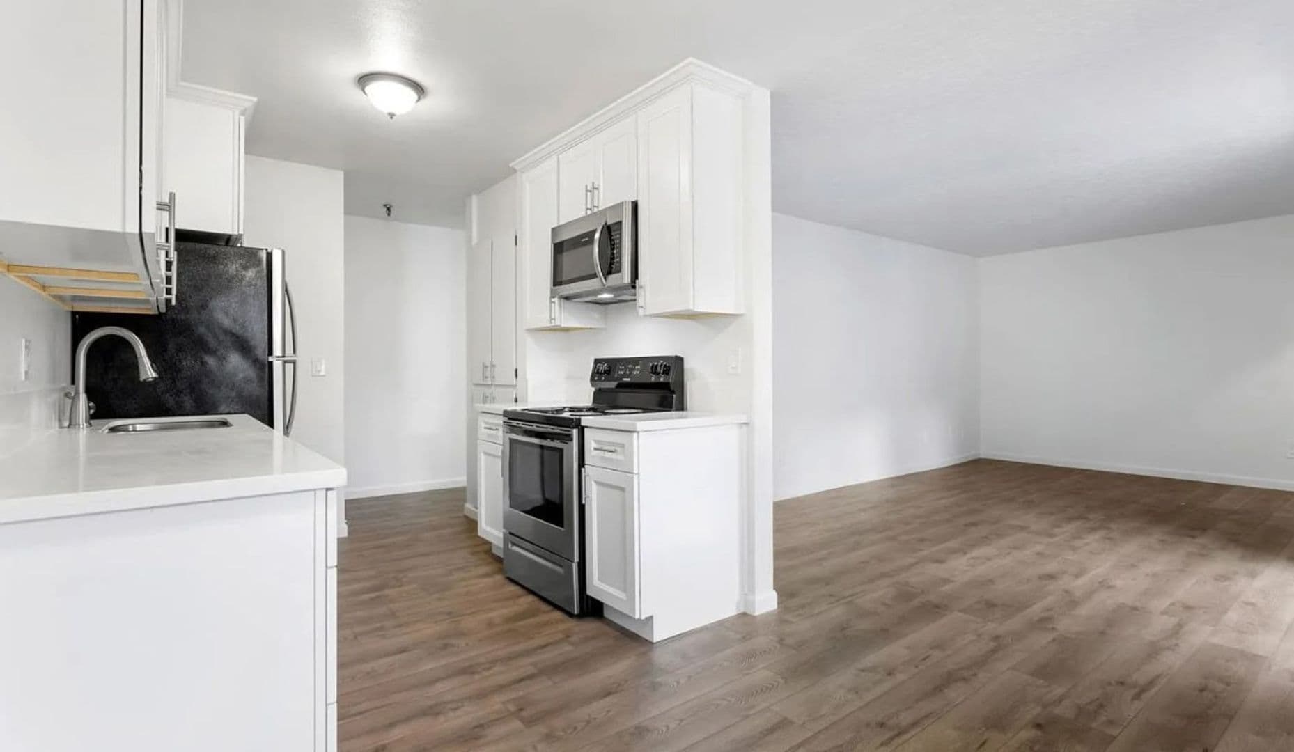 Portland Apartment: 3435 SW 87th Ave