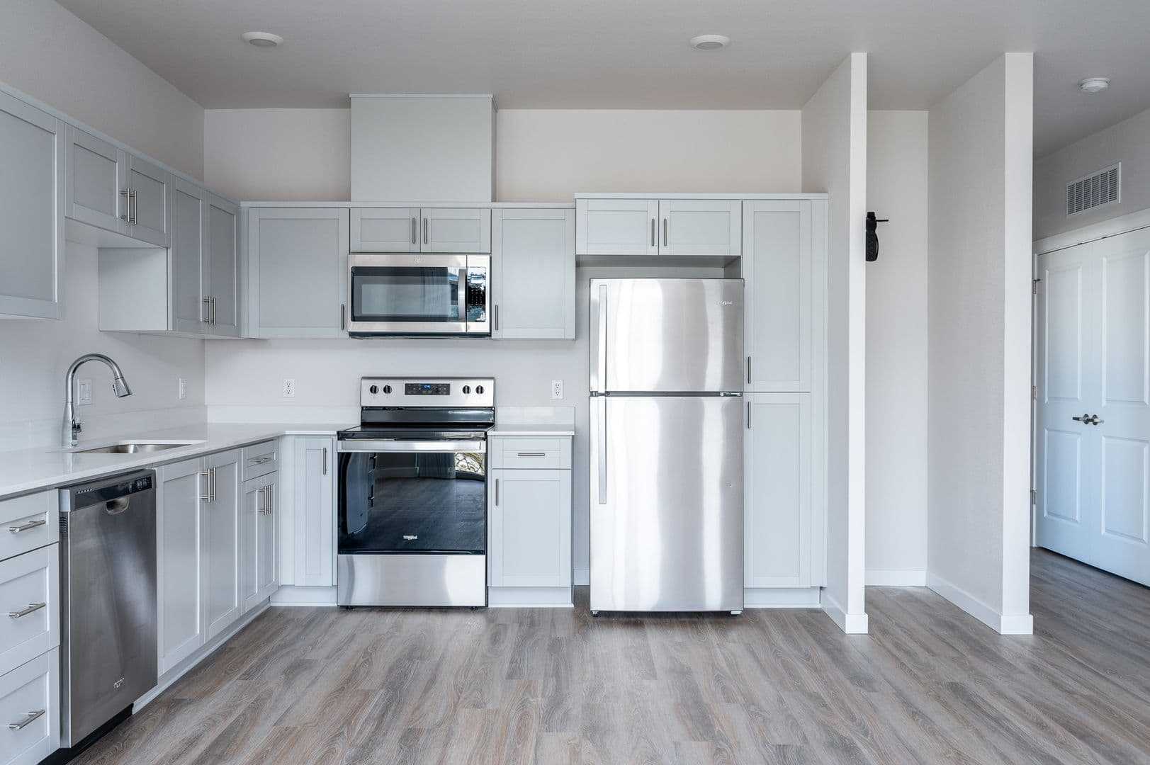 Portland Apartment: 1940 NW 25th Ave