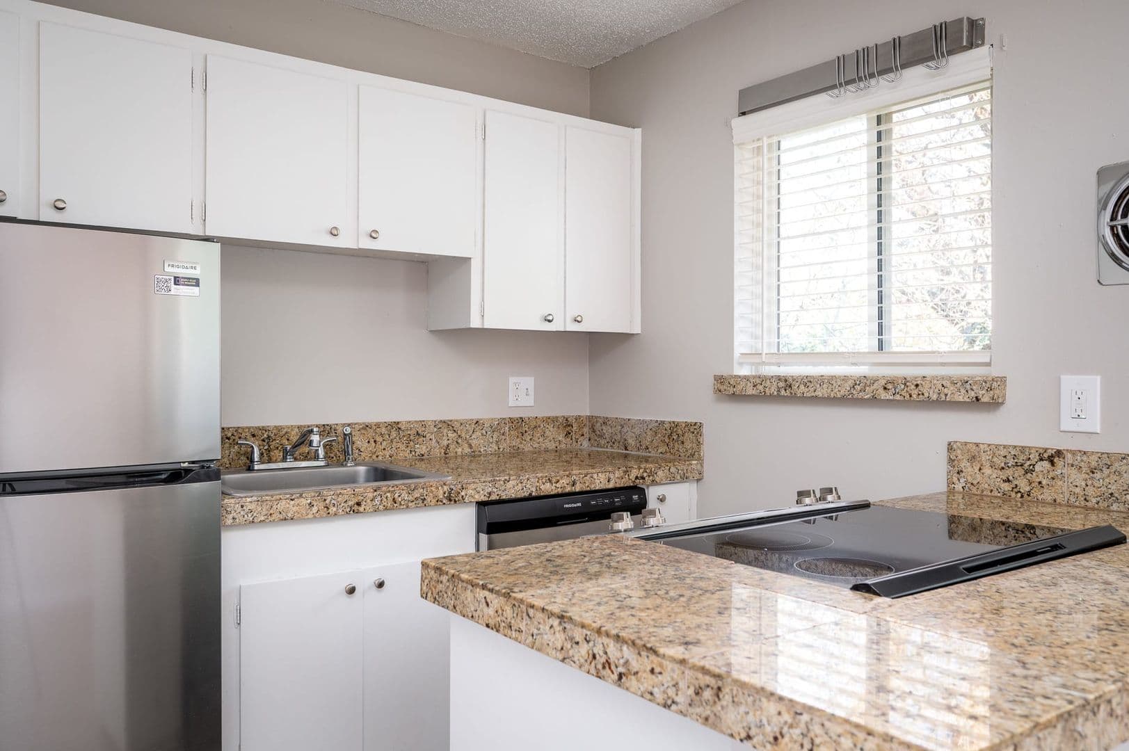 Portland Apartment: 9550 SW Washington Dr.