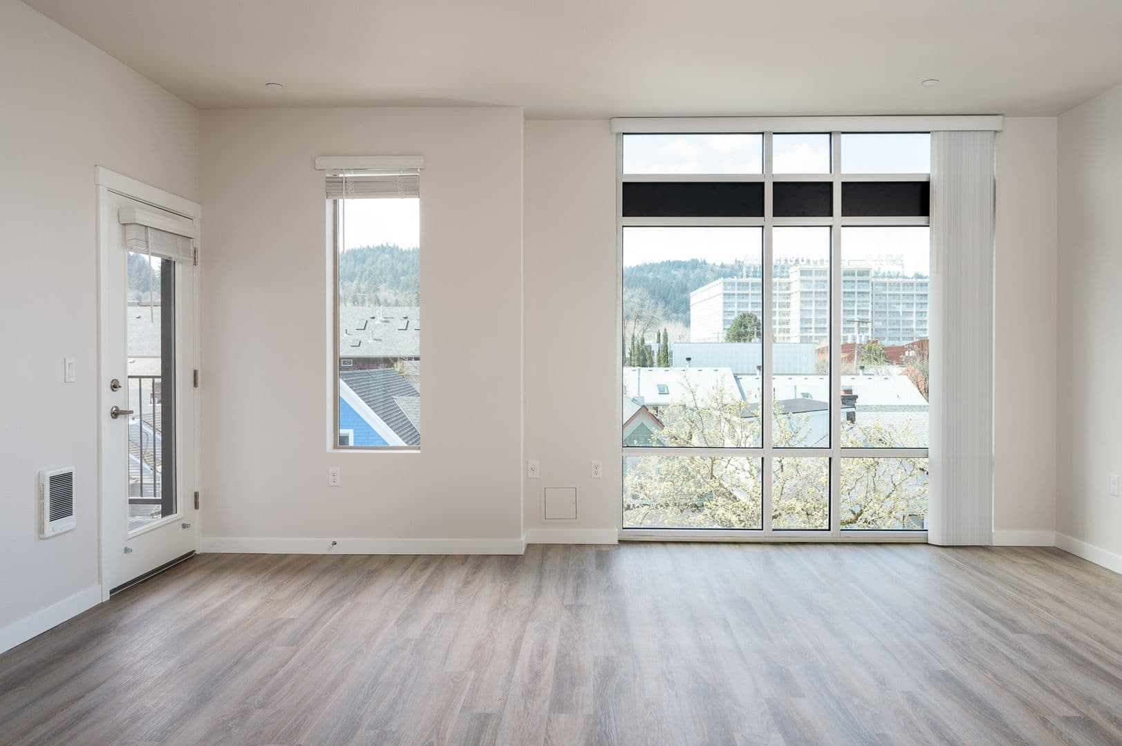 Portland Apartment: 1940 NW 25th Ave