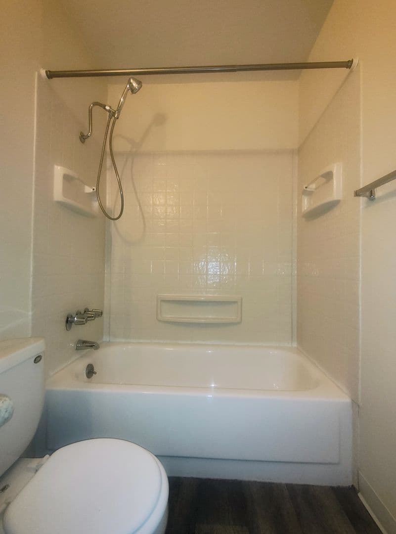 Portland Apartment: 17455 SE Washington Ct