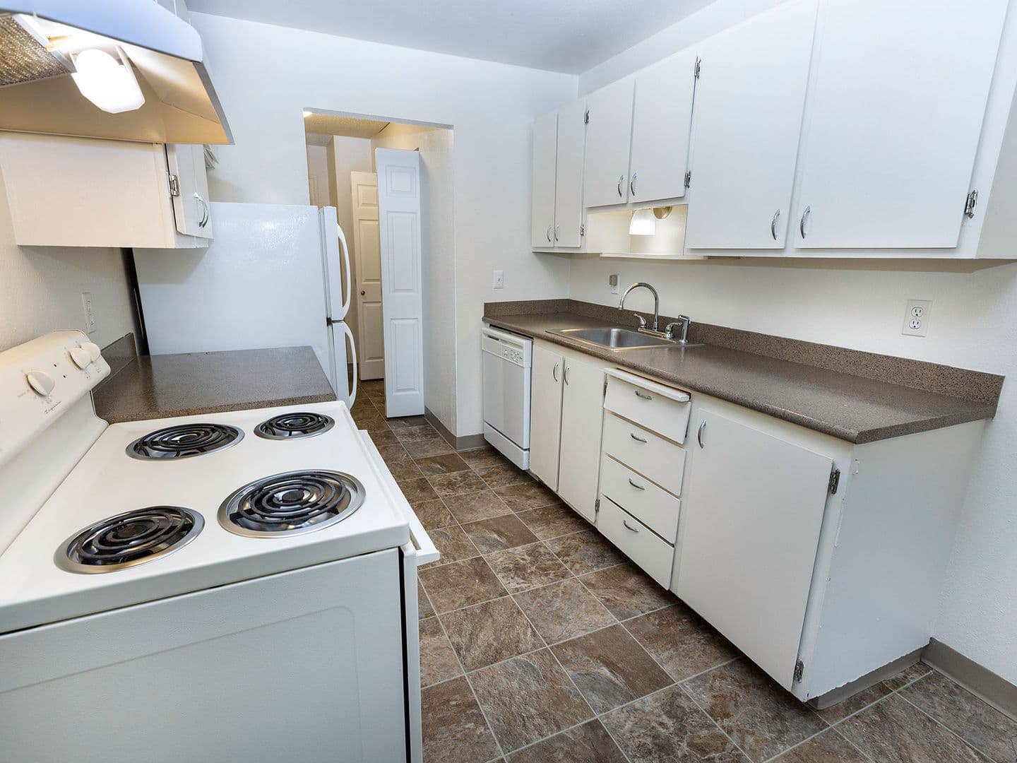 Portland Apartment: 9730 SW 35th Dr.