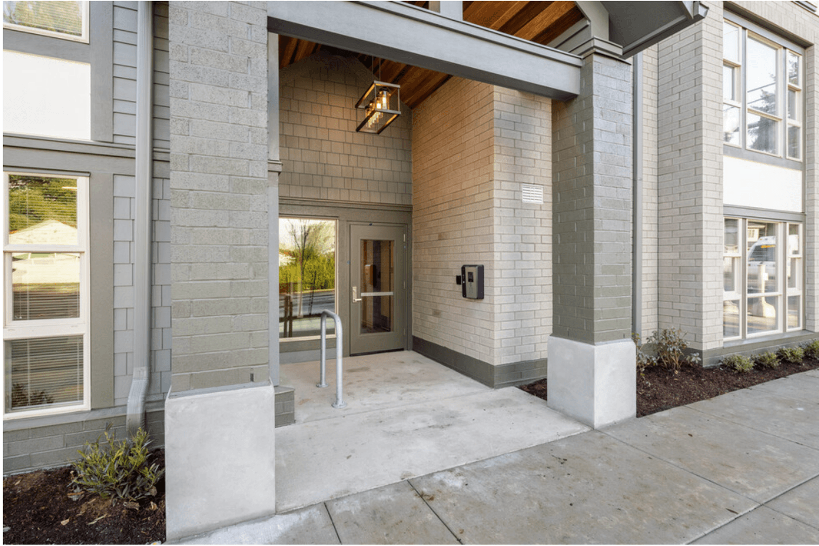 Hillsboro Apartment: 210-238 SE 9th Avenue