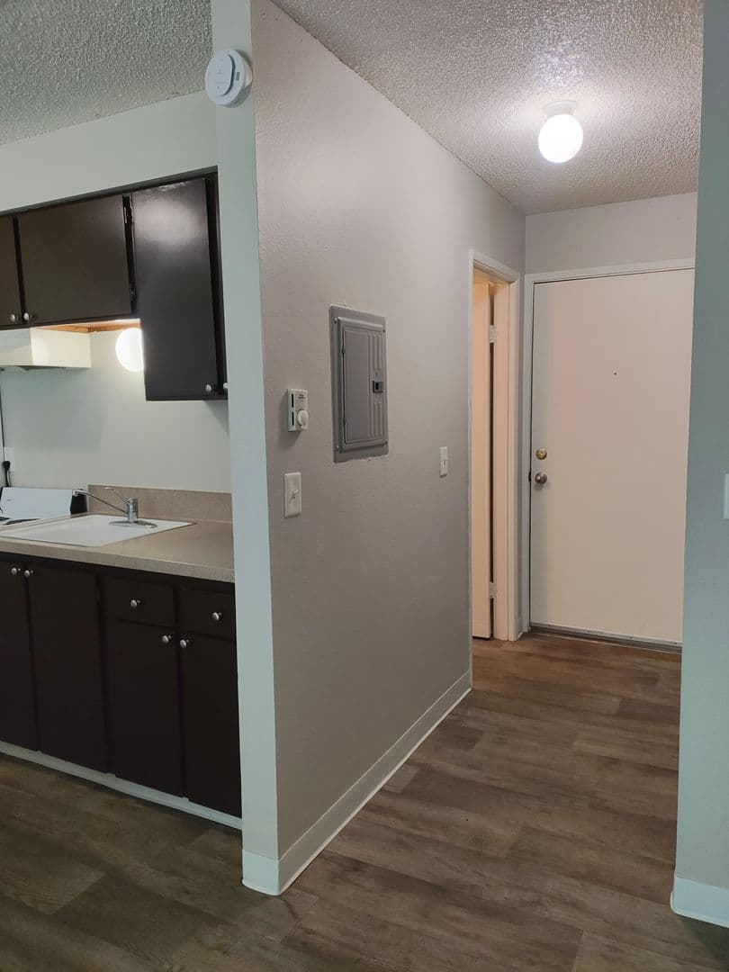 Portland Apartment: 17455 SE Washington Ct