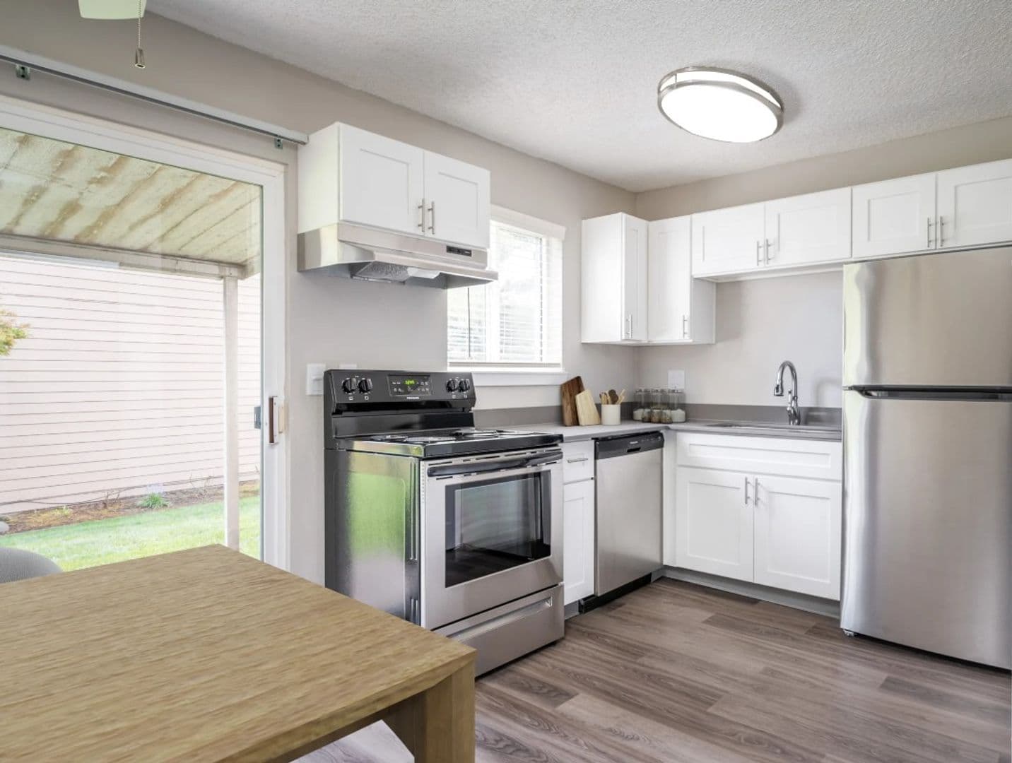 Portland Apartment: 9550 SW Washington Dr.