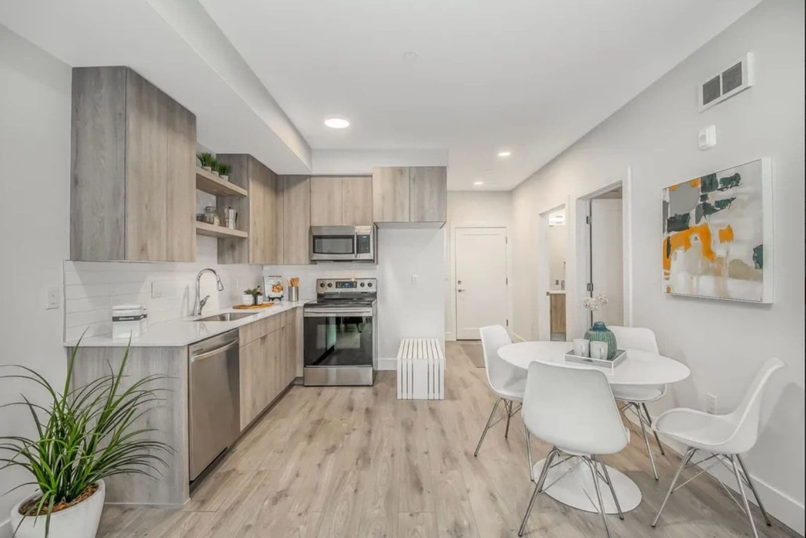 Portland Apartment: 475 NE 74th Ave