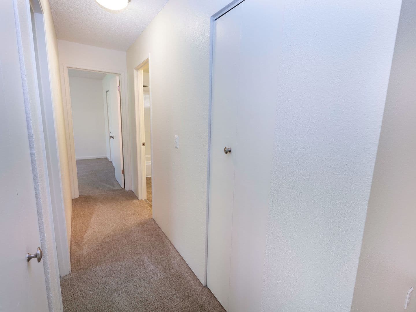 Portland Apartment: 9730 SW 35th Dr.