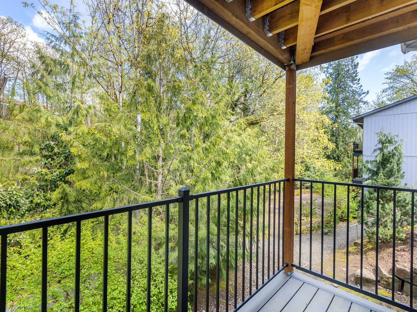 Portland Apartment: 9730 SW 35th Dr.