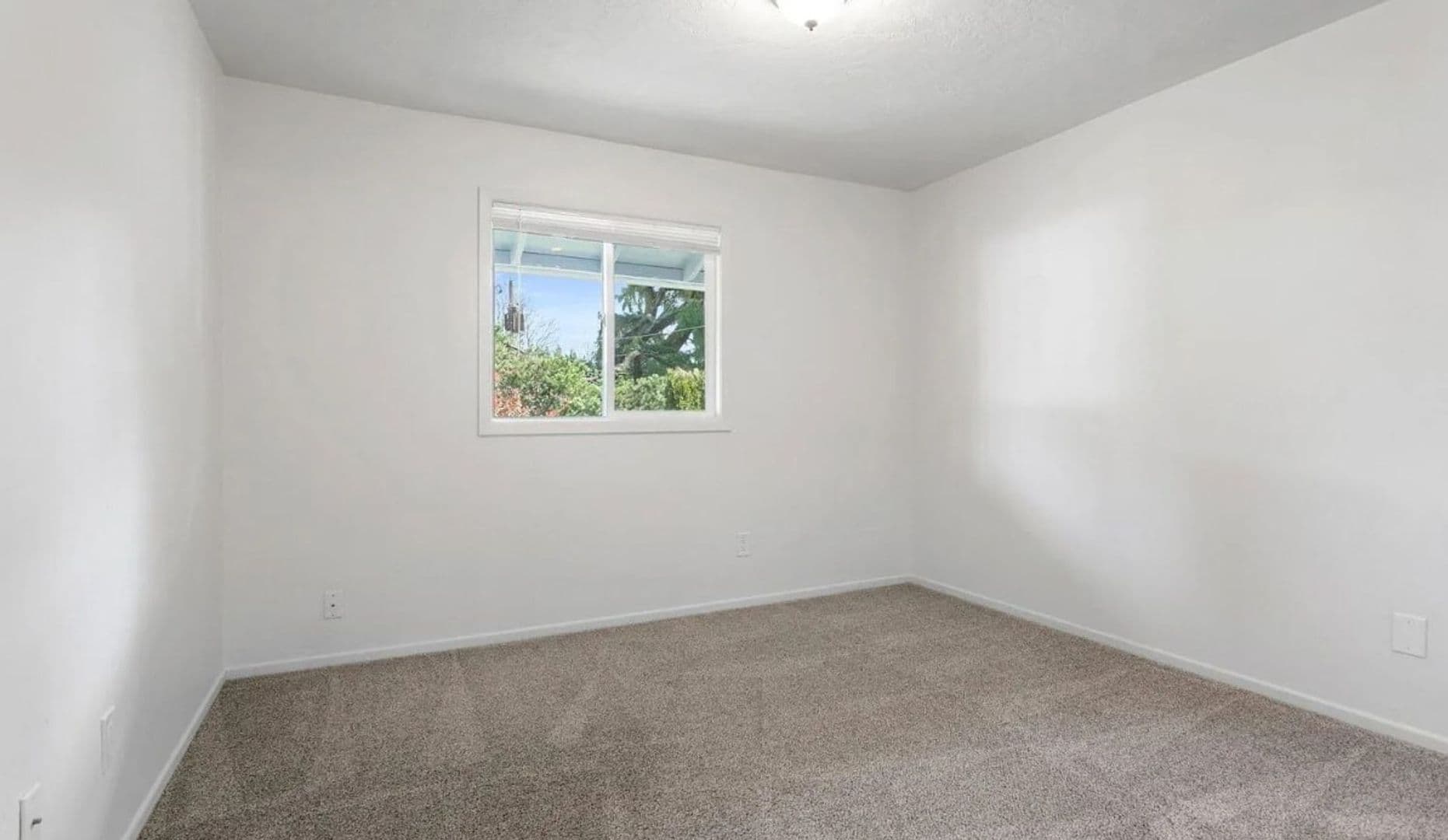 Portland Apartment: 3435 SW 87th Ave