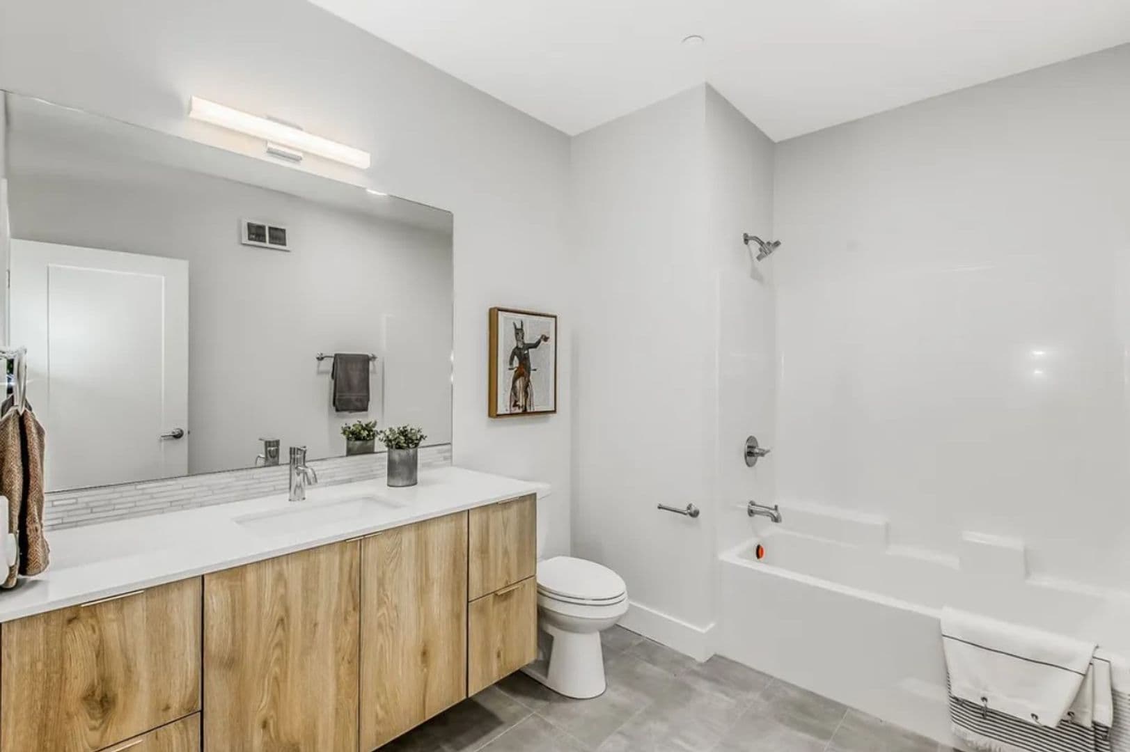Portland Apartment: 475 NE 74th Ave