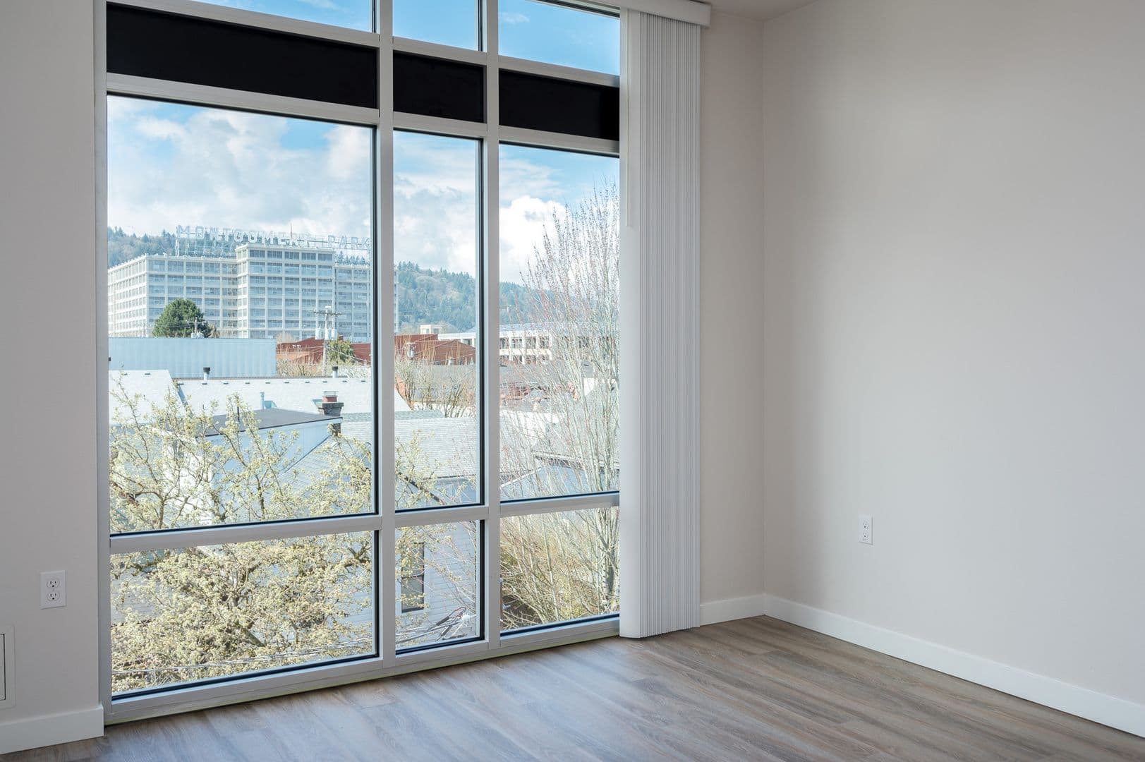 Portland Apartment: 1940 NW 25th Ave