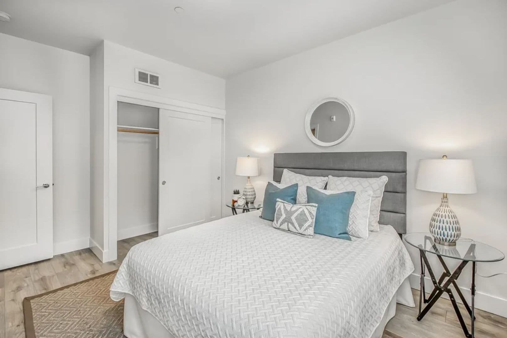 Portland Apartment: 475 NE 74th Ave