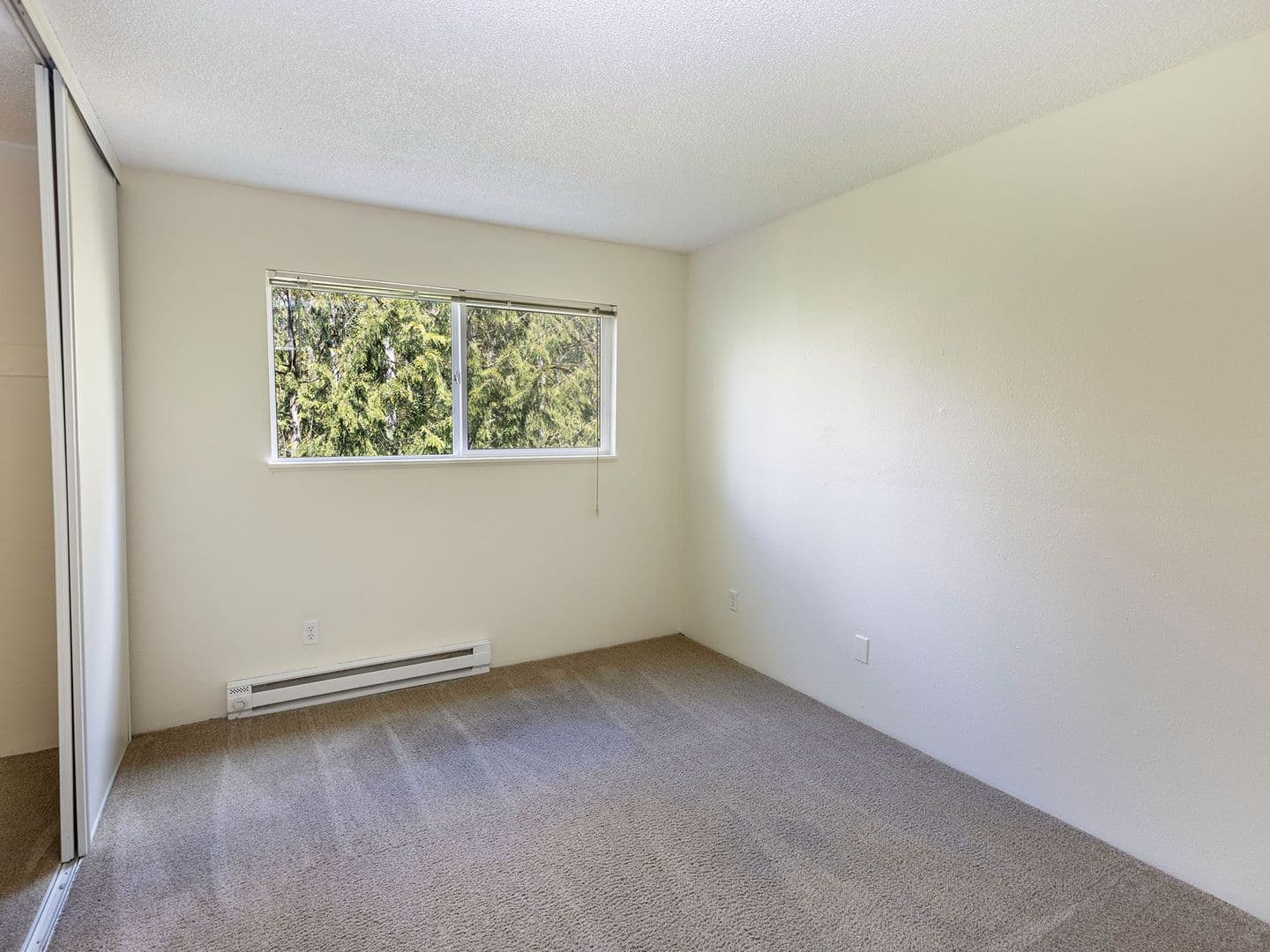 Portland Apartment: 9730 SW 35th Dr.