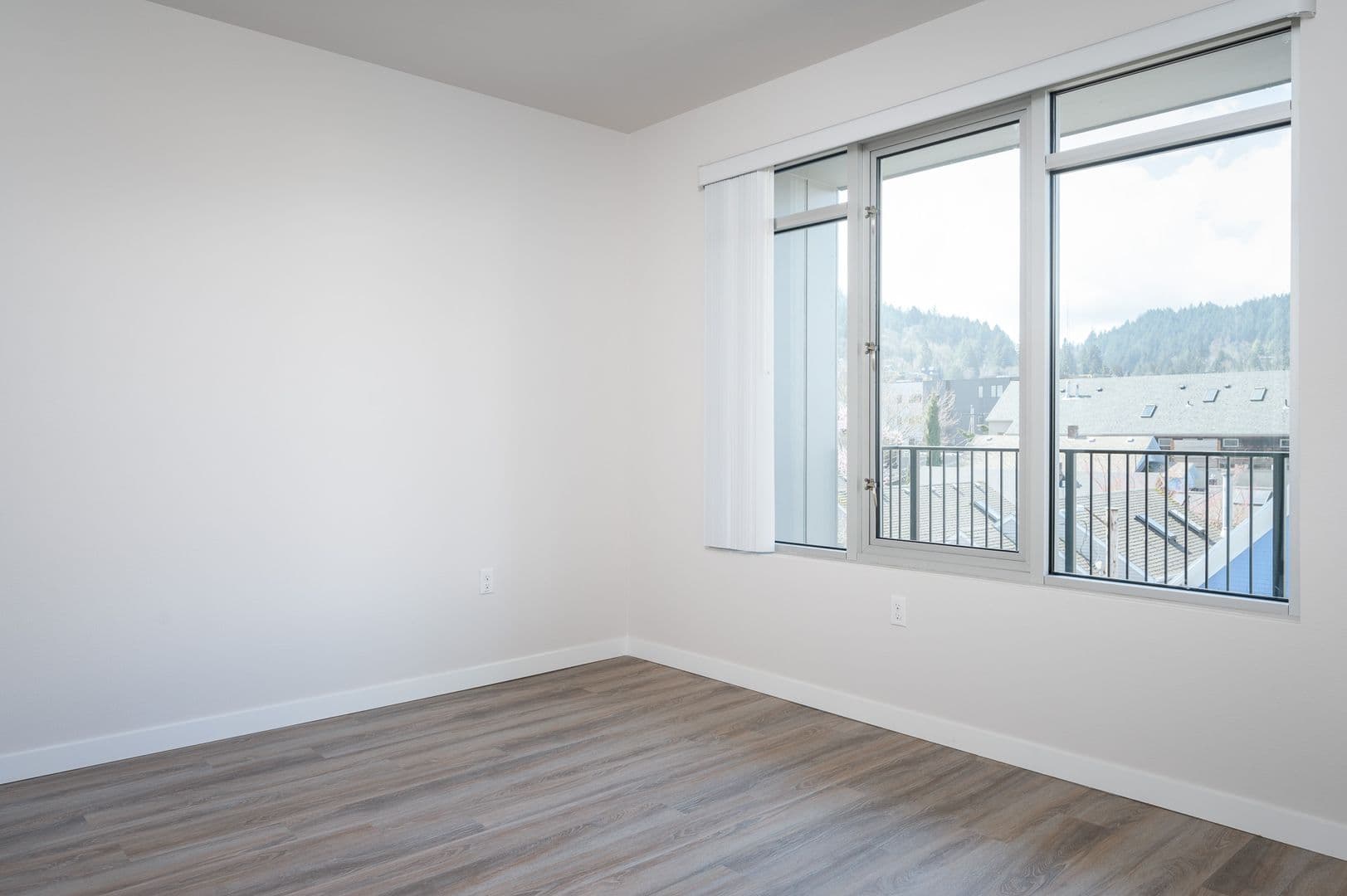 Portland Apartment: 1940 NW 25th Ave