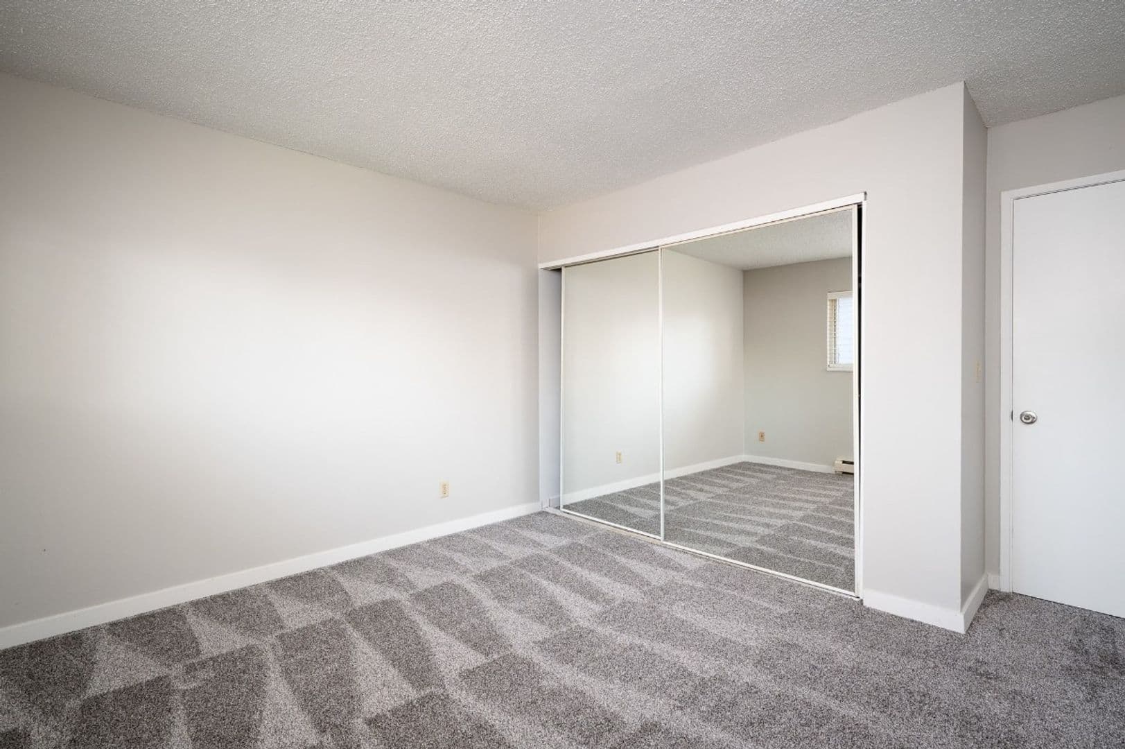 Portland Apartment: 9550 SW Washington Dr.
