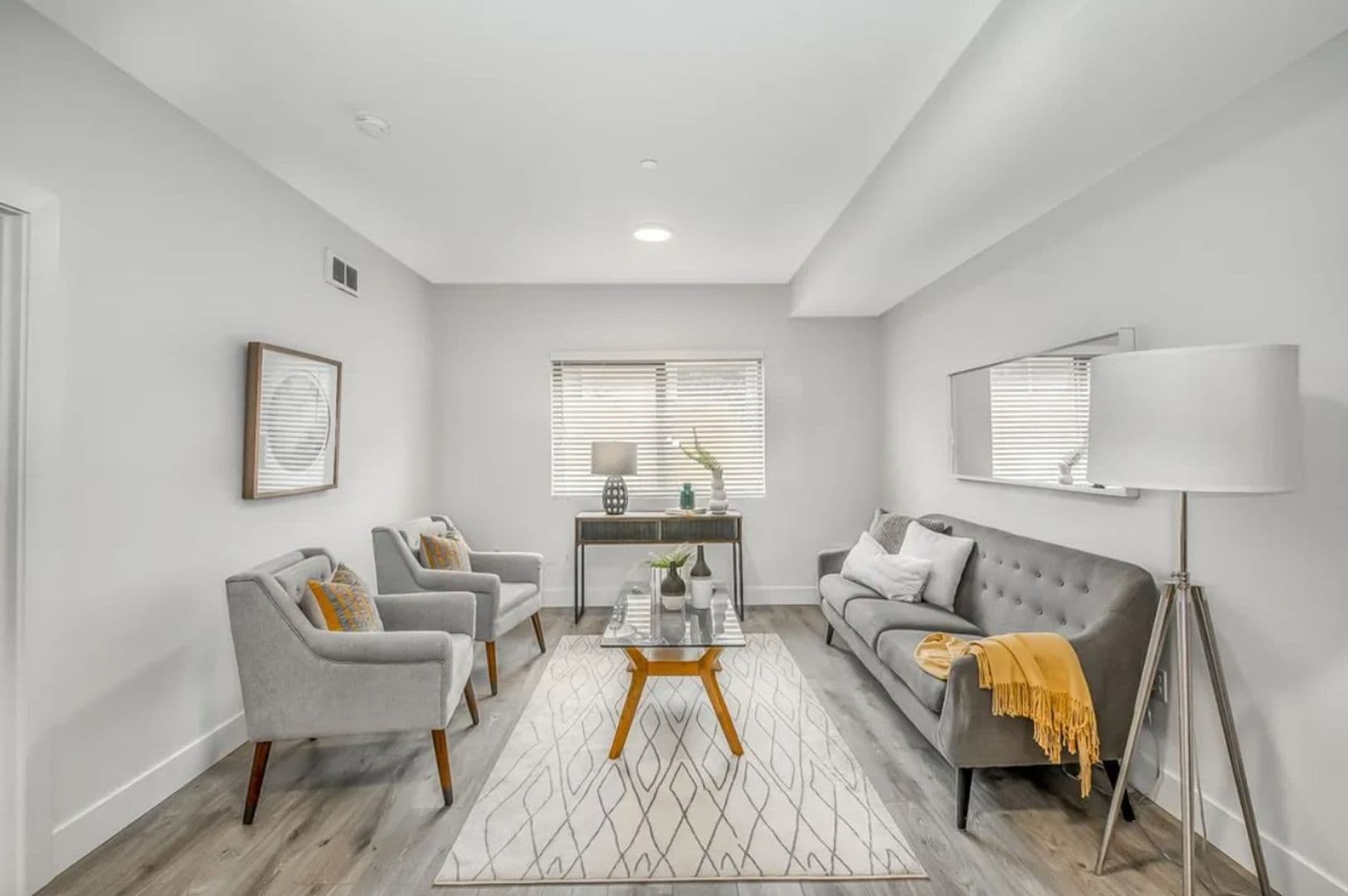Portland Apartment: 475 NE 74th Ave
