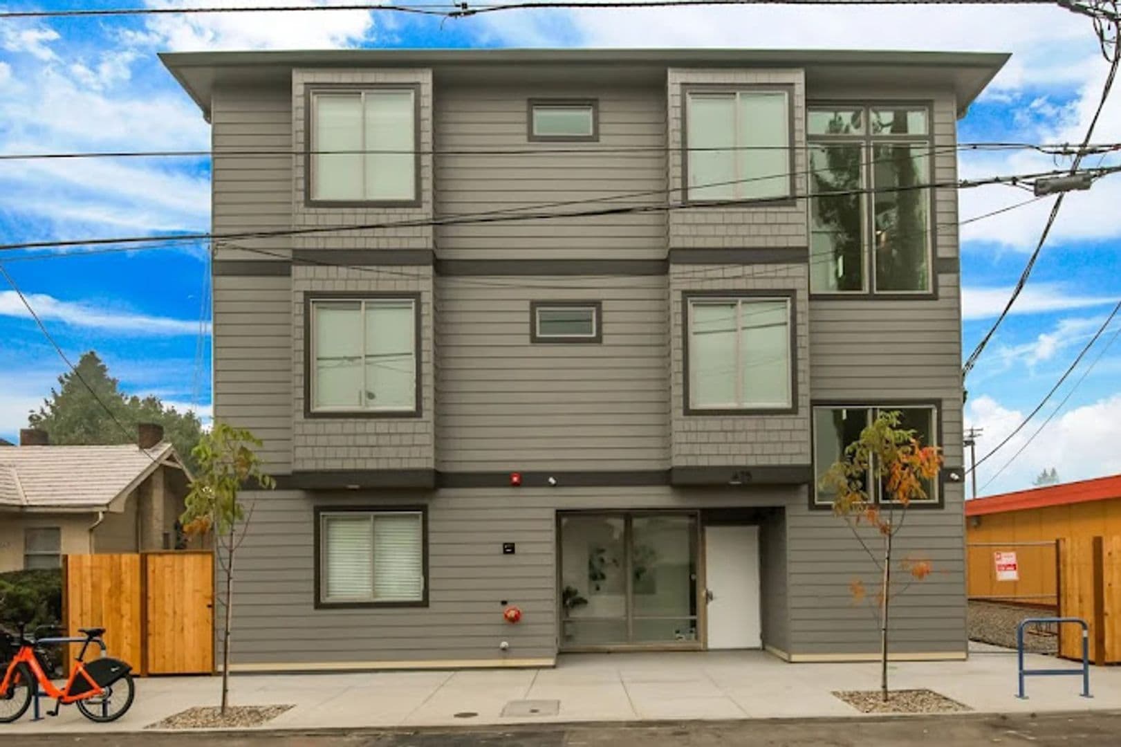 Portland Apartment: 475 NE 74th Ave