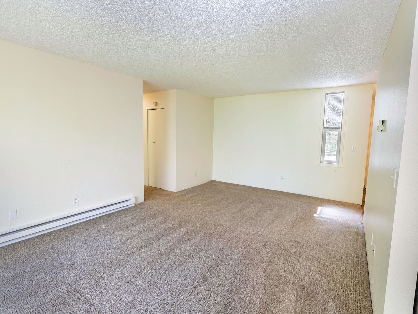 Portland Apartment: 9730 SW 35th Dr.