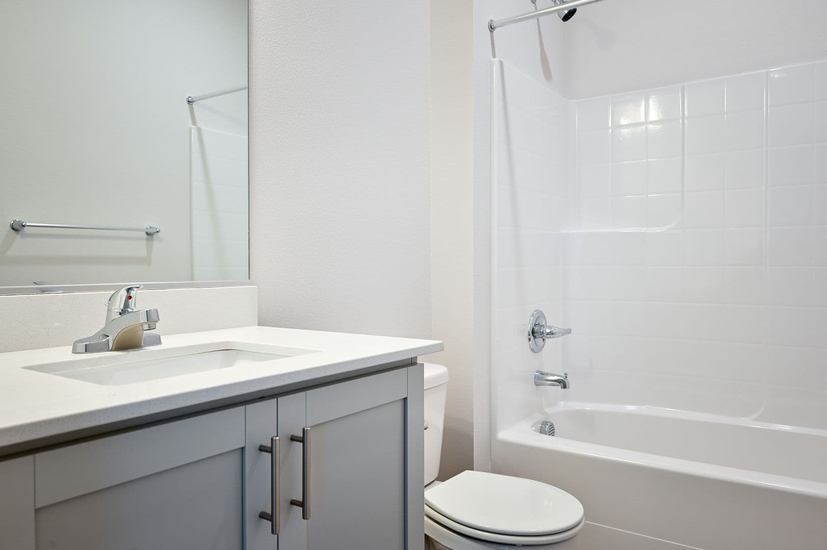 Portland Apartment: 1940 NW 25th Ave