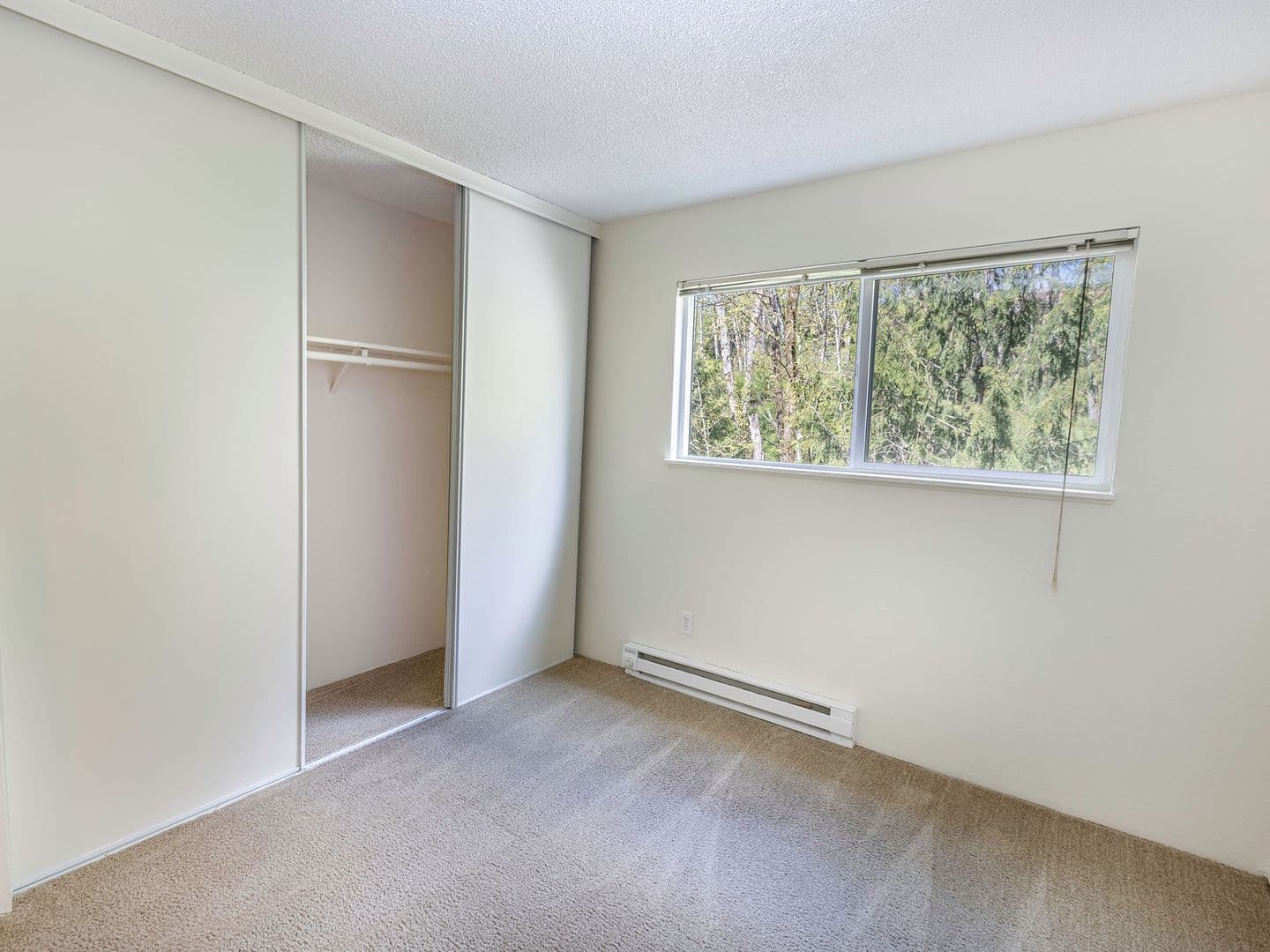 Portland Apartment: 9730 SW 35th Dr.