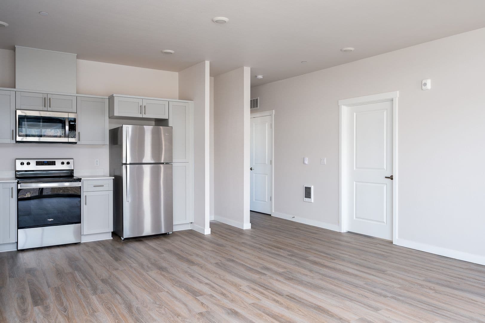 Portland Apartment: 1940 NW 25th Ave