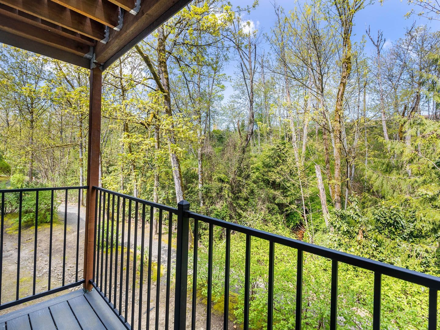 Portland Apartment: 9730 SW 35th Dr.
